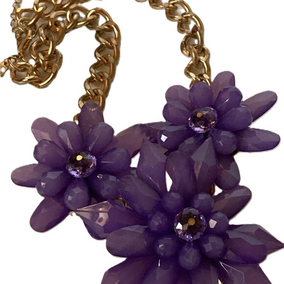 Purple Charming Charlie Gold Tone flower statement Preloved Necklace - Picture 2 of 7
